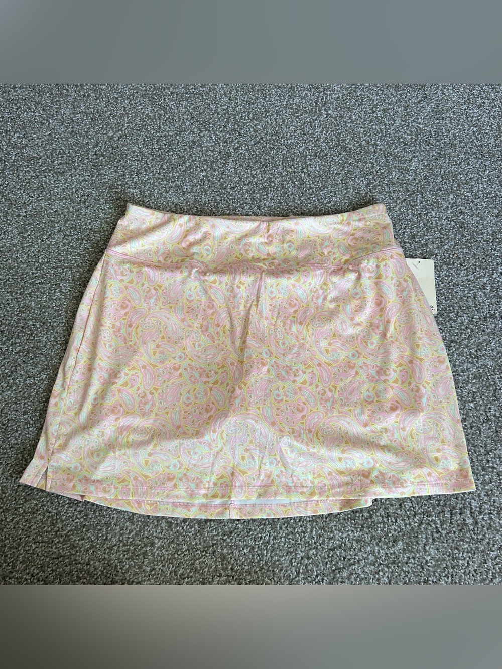 NWT Kensie Bubblegum Paisley Athletic Skort